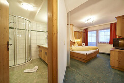 gruenwald_2013_006.1200x0