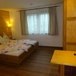 Bild von Doppelzimmer mit Zusatzbett, WC (Nr. 4) | © Pension Tannenhof - Leogang