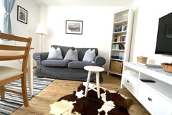 Apartment Resi Wohnraum Blick Couch Apartment Resi Wohnraum Blick Couch