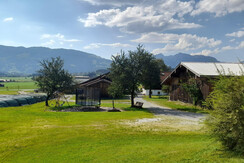 Spielplatz, vom Balkon aus einsehbar Spielplatz, vom Balkon aus einsehbar