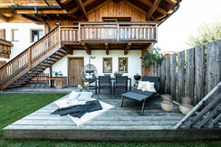 Privater umzäunter Garten mit Terrasse - App. #3 Privater umzäunter Garten mit Terrasse - App. #3