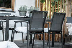 Privater umzäunter Garten mit Terrasse - App. #3 Privater umzäunter Garten mit Terrasse - App. #3