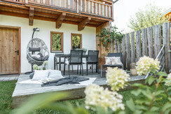 Privater umzäunter Garten mit Terrasse - App. #3 Privater umzäunter Garten mit Terrasse - App. #3