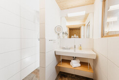 Biozimmer-bad_rupertus_hell_8521_cFotoBauer