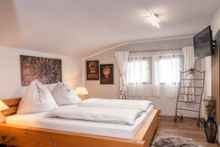 Schlafzimmer 2
