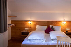 doppelzimmer-ferienwohnung-hanna-leogang doppelzimmer-ferienwohnung-hanna-leogang
