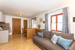 Wohnküche_Ansicht_Richtung_Eingangstüre Wohnküche_Ansicht_Richtung_Eingangstüre