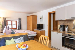 Wohnküche_getrennt_vom_Schlafzimmer_und_Bad Wohnküche_getrennt_vom_Schlafzimmer_und_Bad