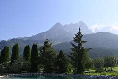 BFE5EEC3-90F5-438E-B726-077DB7E5F22B