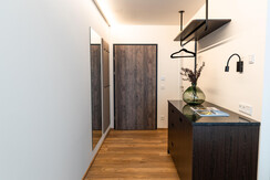 Saal Zimmer 1 ausgebessert-1