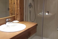 Badezimmer-Dusche, WC Badezimmer-Dusche, WC