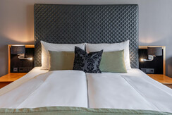 ritzenhof-zimmer-und-suiten-klassik-zimmer-bett-dr ritzenhof-zimmer-und-suiten-klassik-zimmer-bett-dr