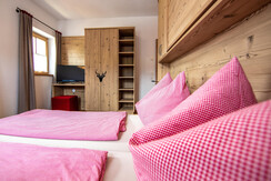 Doppelzimmer Hundstoa (1) Doppelzimmer Hundstoa (1)