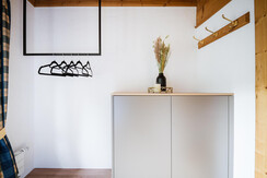 Studio_Holz_Vorraum (1)