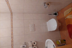 WC WC