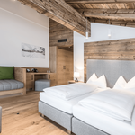 Photo of triple room with shower or bath tube, WC