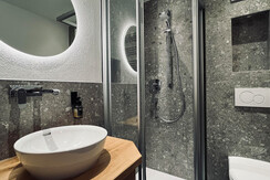 Badezimmer Waldblick Neu 2